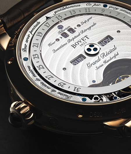 bovet-dimier-recital22-grandrecital-blue-lifestyle-red-gold-back-gallery-02