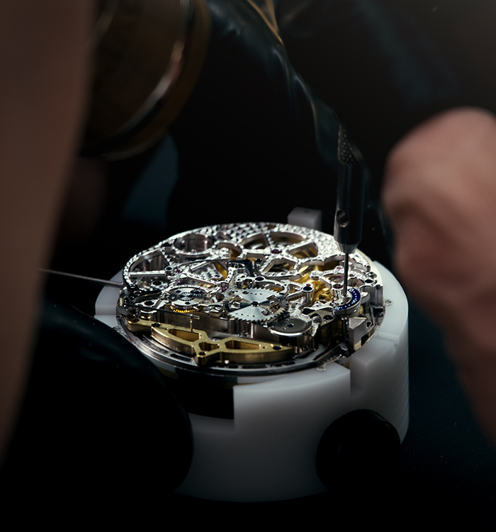 bovet-dimier-recital28-prowess1-watchmaker-lifestyle-detail-04